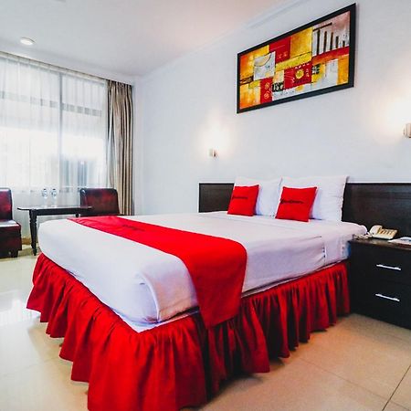 Reddoorz Plus Near Mall Ratu Indah 2 ماكاسار المظهر الخارجي الصورة